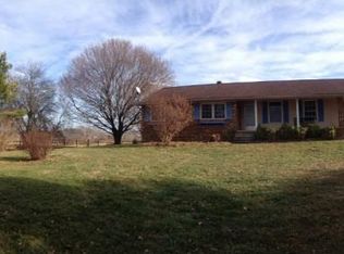 6 Hearns Dr, Staunton, VA 24401