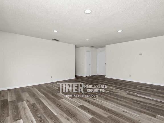 4th image of 3513 Scotland Dr