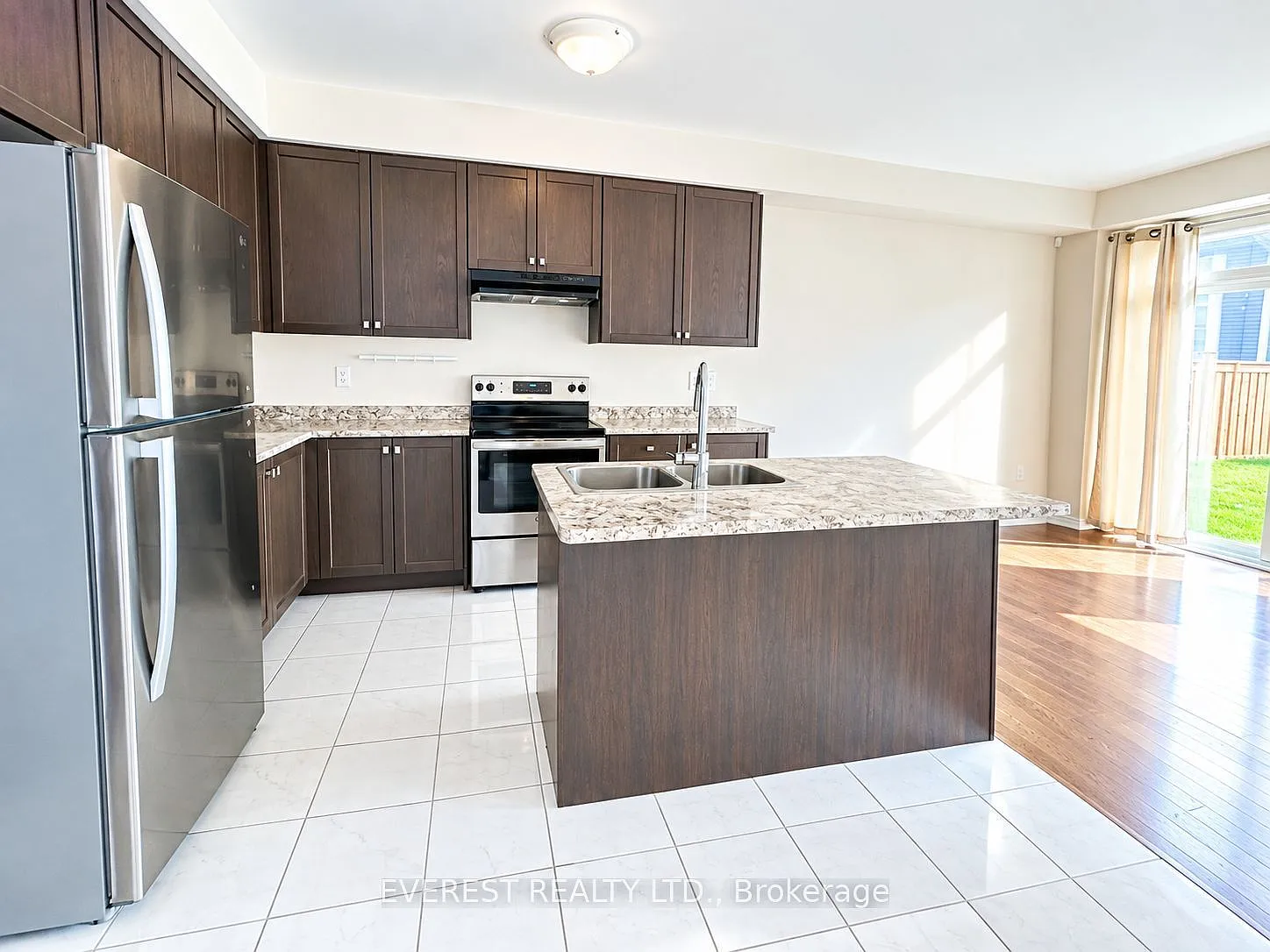 4 bed, $2,650 — Photo 2