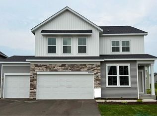 10390 McGregor Blvd, Woodbury, MN 55129