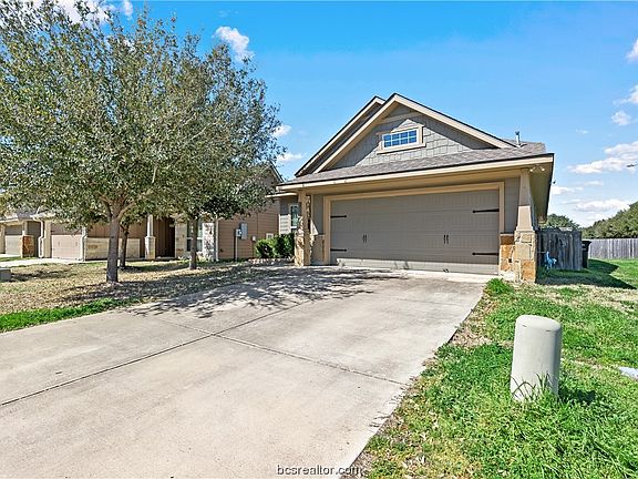 2nd image of 15456 Baker Meadow Loop