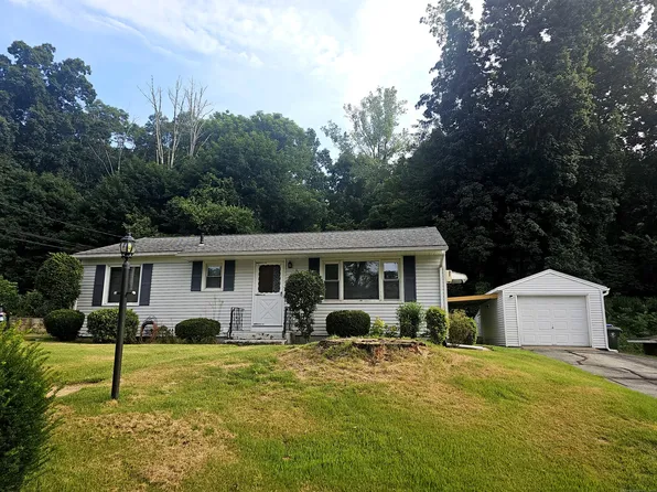 12 Trading Cove Drive, Norwich, CT 06360