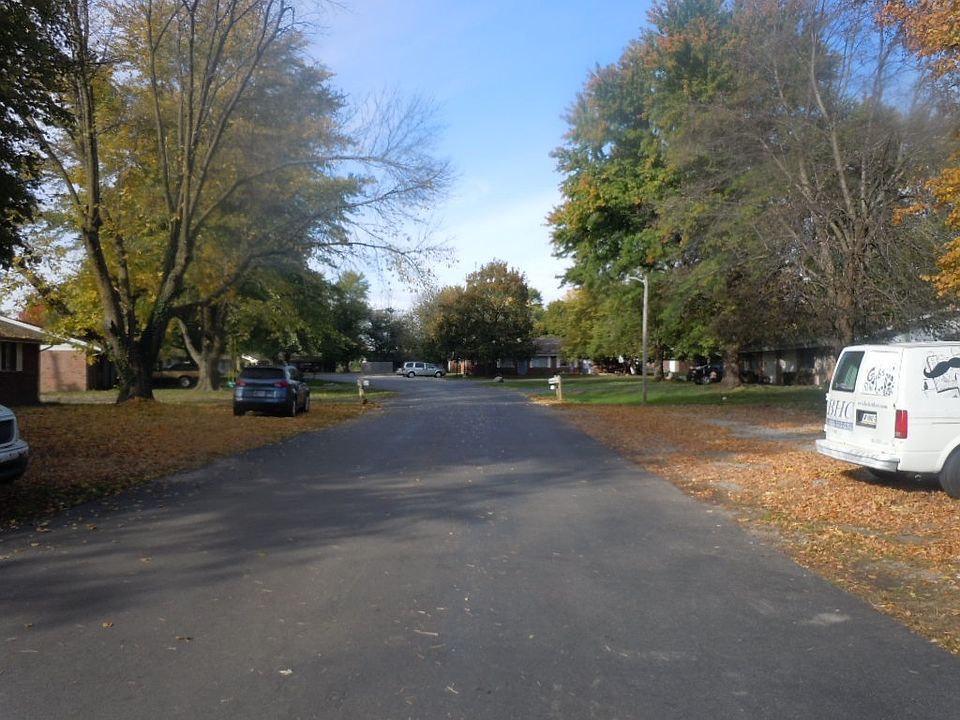 2nd image of 2560 Derbyshire Ct