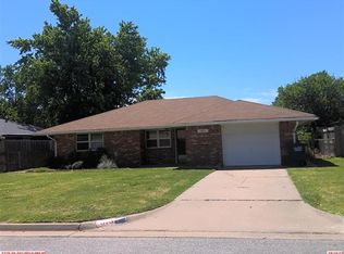 813 W Oxford Ave, Enid, OK 73701