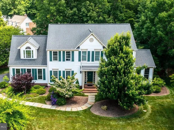 10107 Fullerton Ct, Fredericksburg, VA 22408