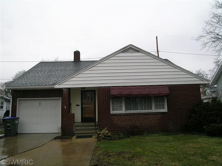 1st image of 209 S Lakeview Ave