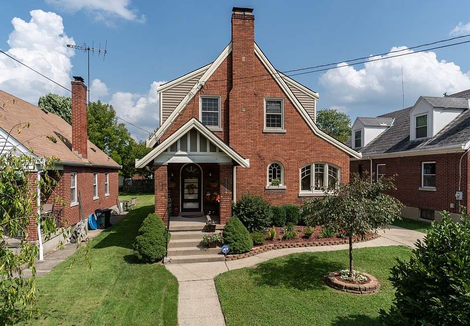 1st image of 2832 Ashland Ave