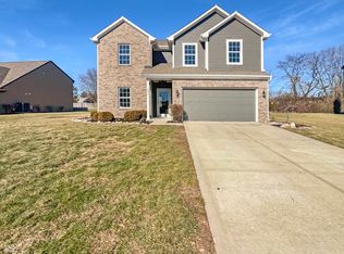 696 Grassy Bend Dr, Greenwood, IN 46143