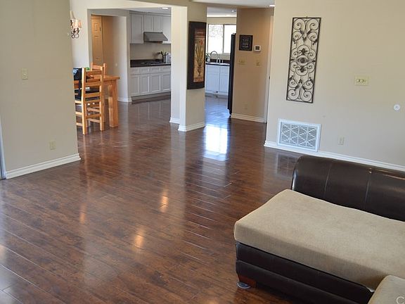 2nd image of 1683 Akron Pl