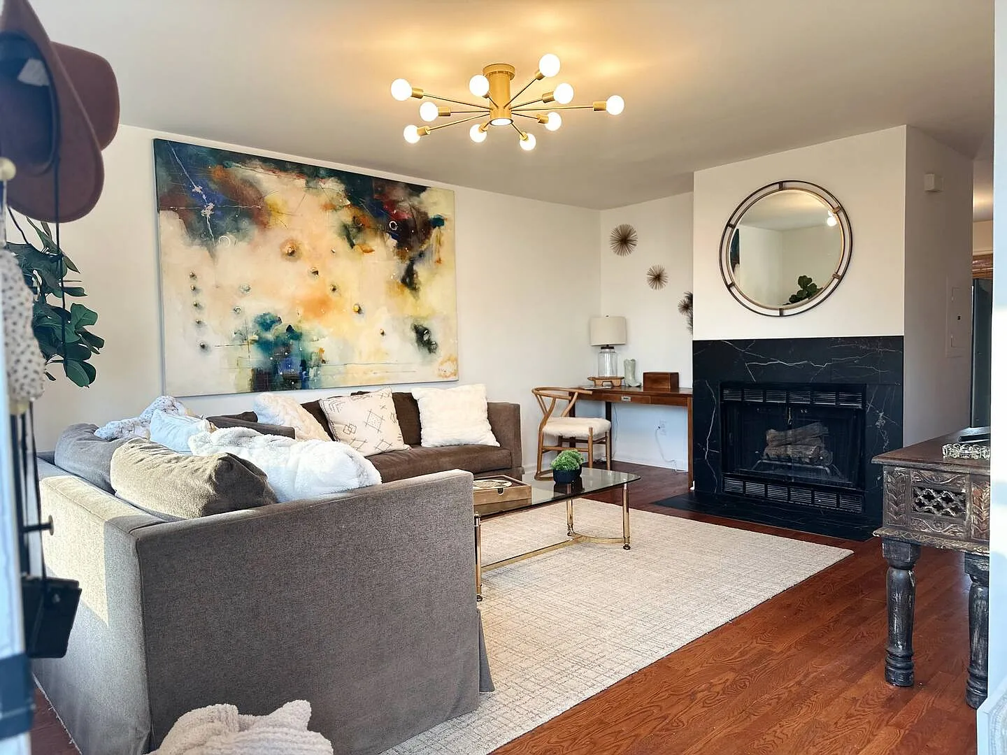 2 bed, 1.5 bath, 1200 sqft, $3,900 — Photo 1