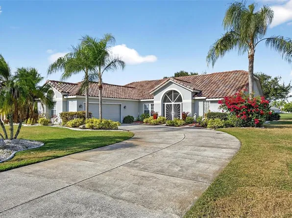 2307 Platinum Dr, Sun City Center, FL 33573