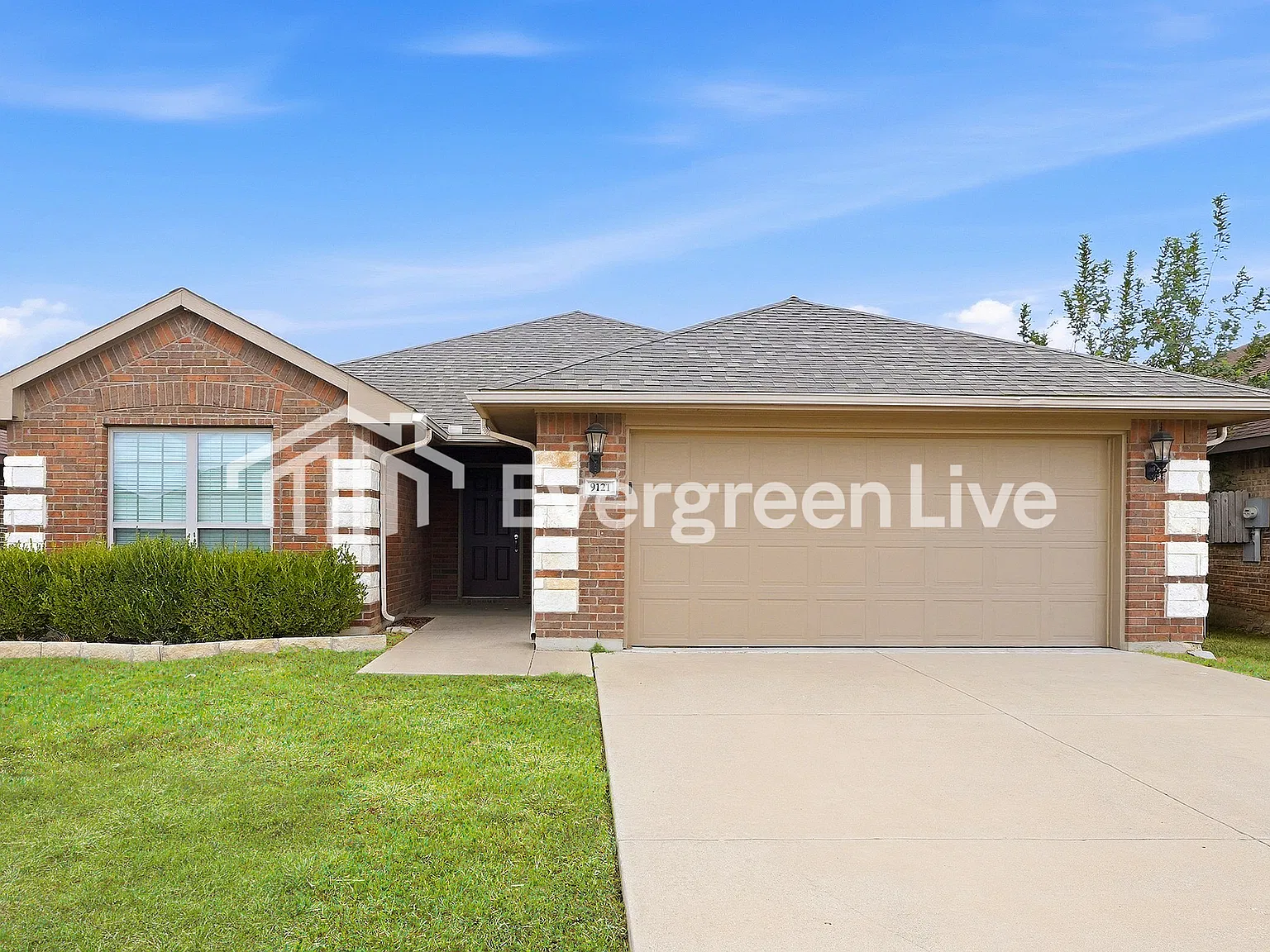 3 bed, 2.0 bath, 1598 sqft, $1,895 — Photo 1