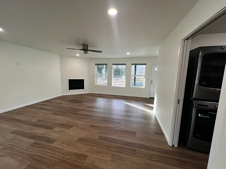 2923 N Harlan Cir #B — Photo 2