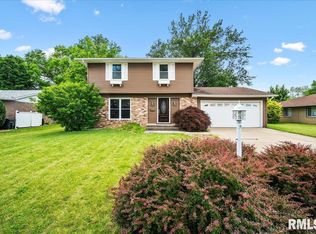 1705 Deppert Dr, Pekin, IL