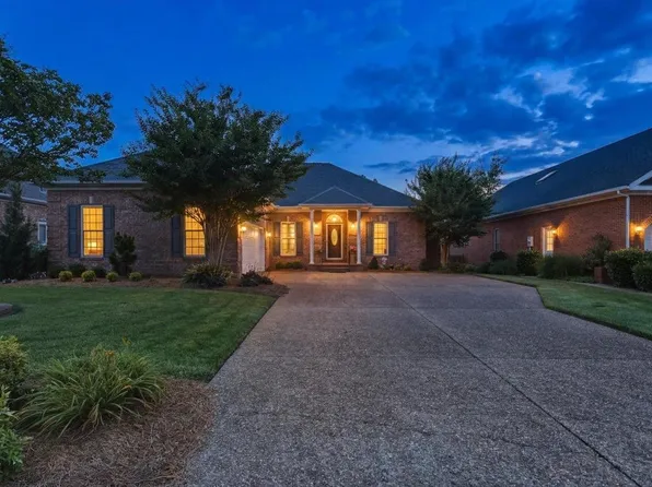 1605 Camden Ct, Bowling Green, KY 42103