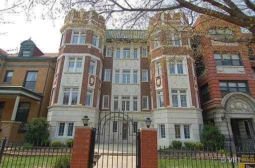 1st image of 4550 N Malden St APT 3N