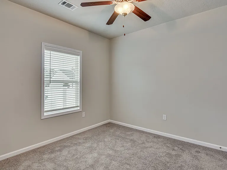 Barrington Apartments — Photo 41