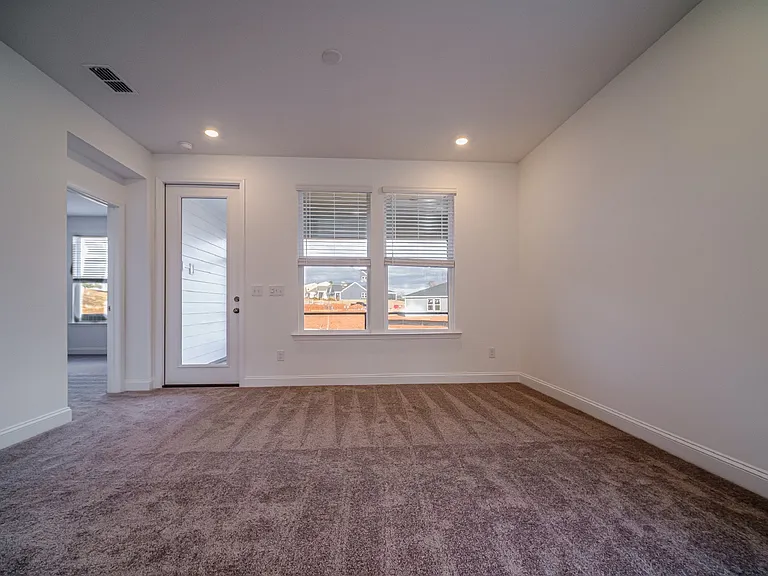 1535 Pebble Shore Ln — Photo 14
