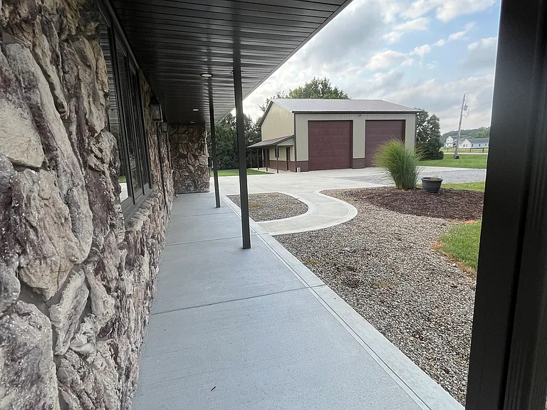 14907 Rohman Rd — Photo 3