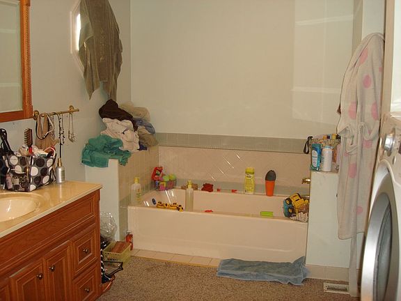 5th image of 9746 E Church St