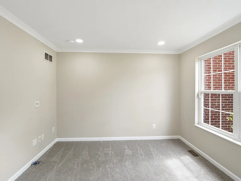 4918 Streamside Ct — Photo 8