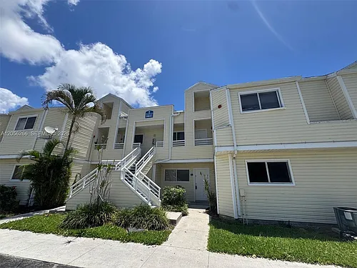 3441 NW 44th St Photo 1