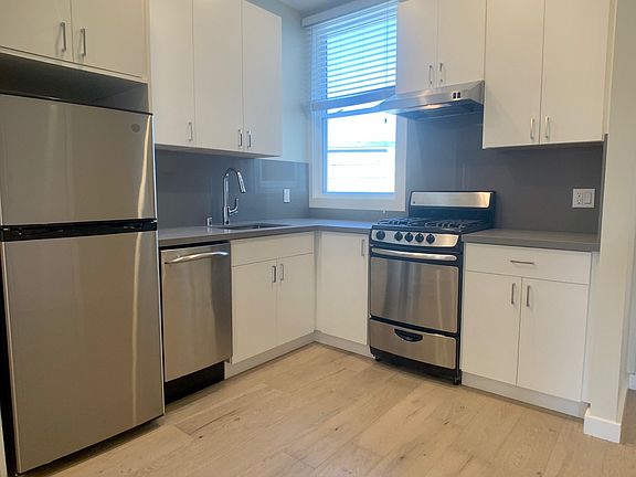 2nd image of 1656 Sacramento St #10