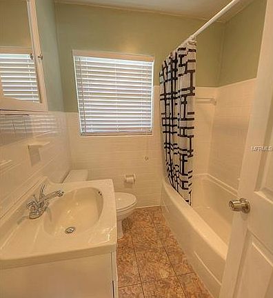 5th image of 914 25th St NW