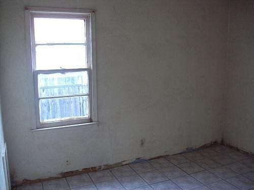 3rd image of 4000 Mallard Dr
