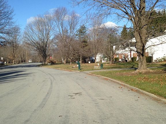 5th image of 7 Bradner Dr