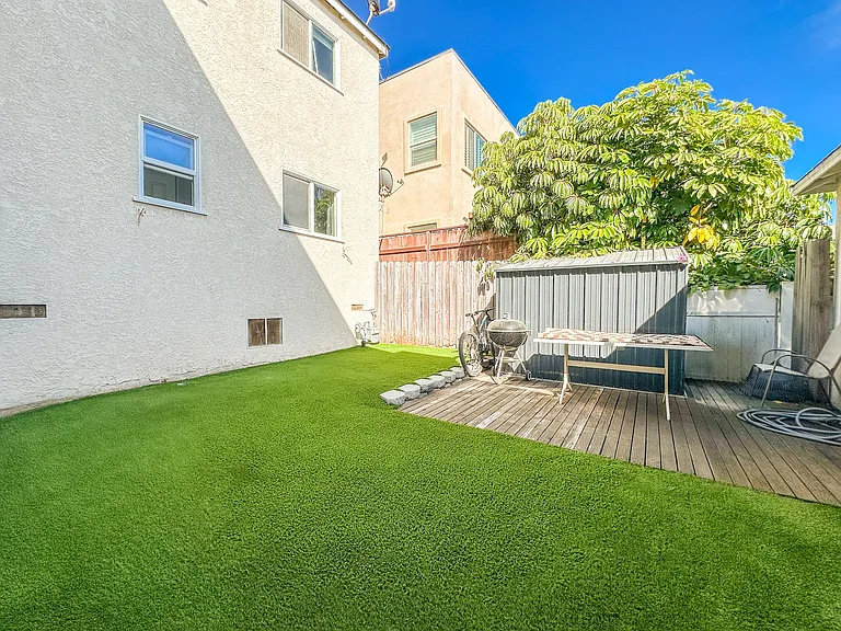 1304 Corona St — Photo 8