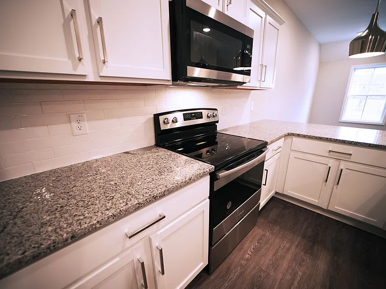 220 Drayton Dr — Photo 14