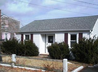 9 Gitche Gumee Rd, Buzzards Bay, MA 02532