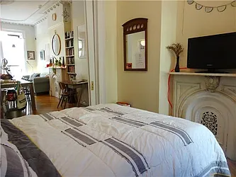 Rented by R New York