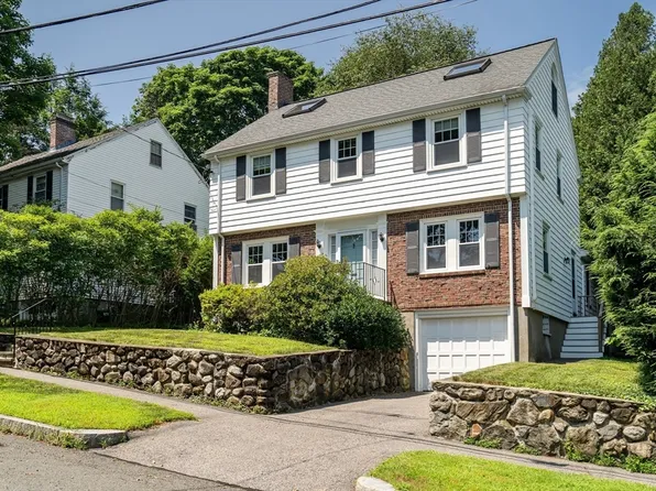 71 Cedar Ave, Arlington, MA 02476