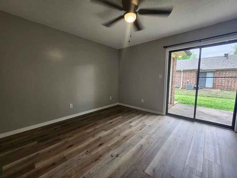 2750 W D St — Photo 10