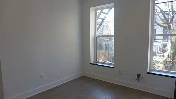 Rented by Garfield Realty  | media 18