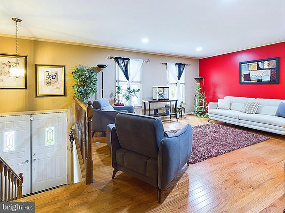 5th image of 11308 Yorkshire Ct