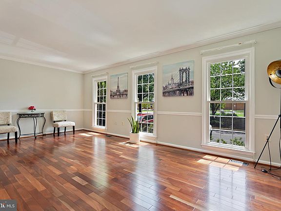 5th image of 5808 Apsley House Ct