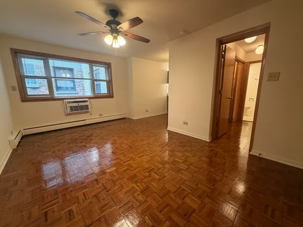 417 W Roscoe St, 417 W Roscoe St APT 206, Chicago, IL 60657