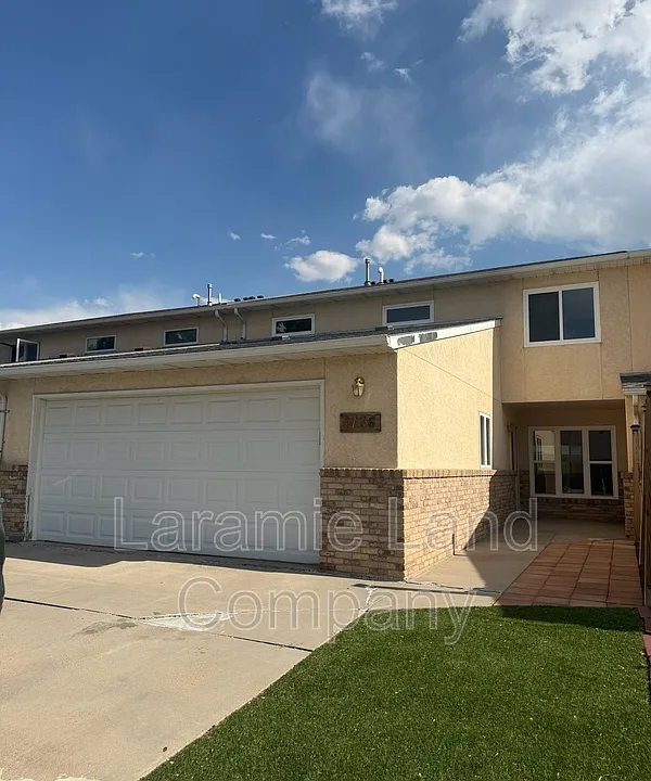 1736 Sanders Dr