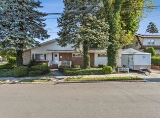 205 Roosevelt Ave, Hasbrouck Heights, NJ 07604