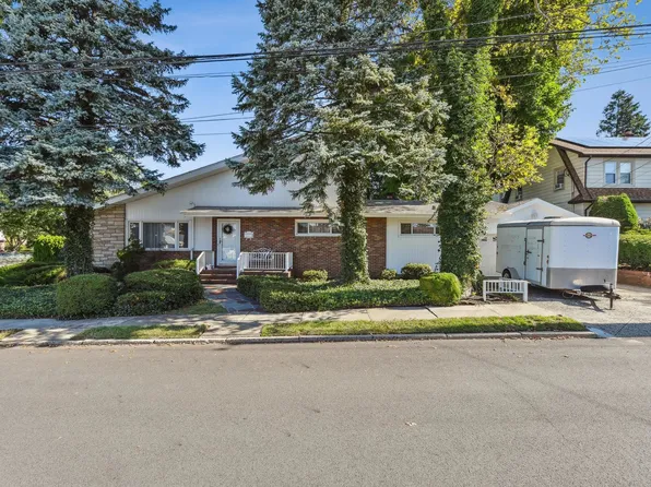 205 Roosevelt Ave, Hasbrouck Heights, NJ 07604