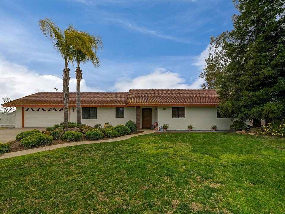 2nd image of 26266 Wayside Dr