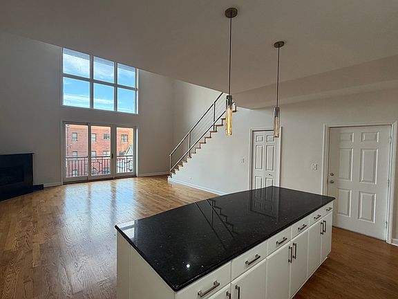 2nd image of 1347 N Sedgwick St #4N