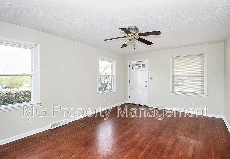 243 Eden Cir — Photo 6