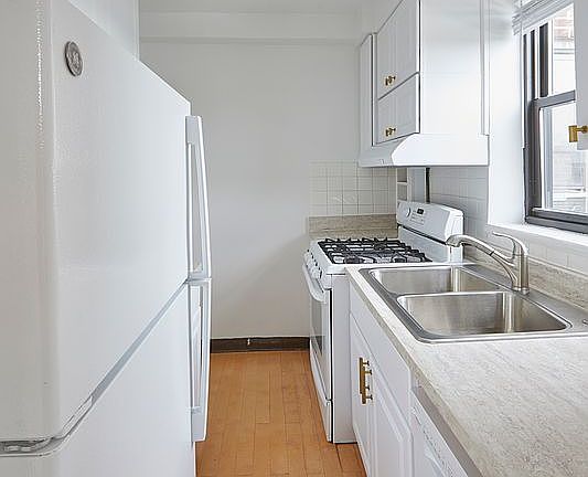 4th image of 3103 Fairfield Ave APT 10A