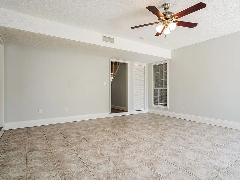 1200 W Mitchell St — Photo 4
