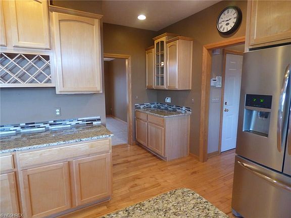 5th image of 4111 Fairway Dr