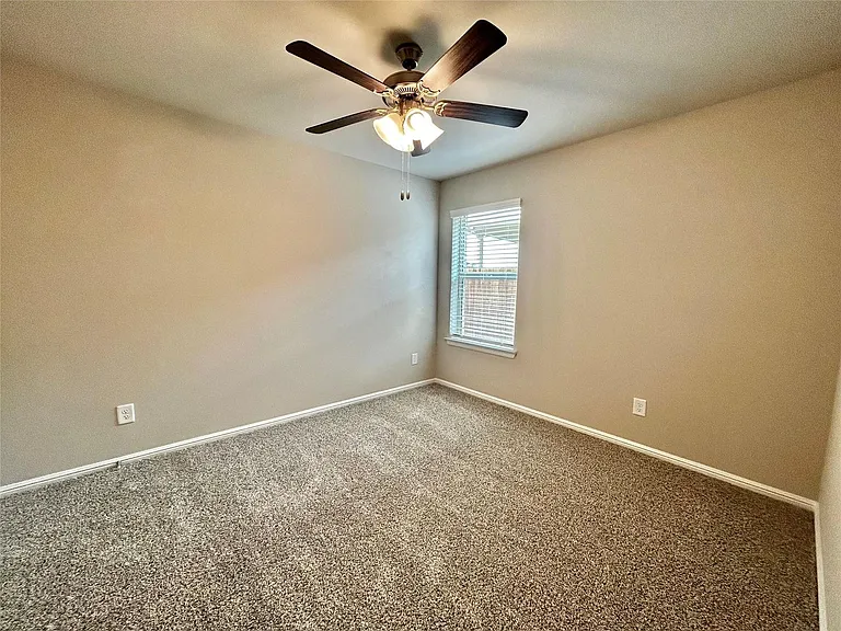 16432 Severn Ln — Photo 17